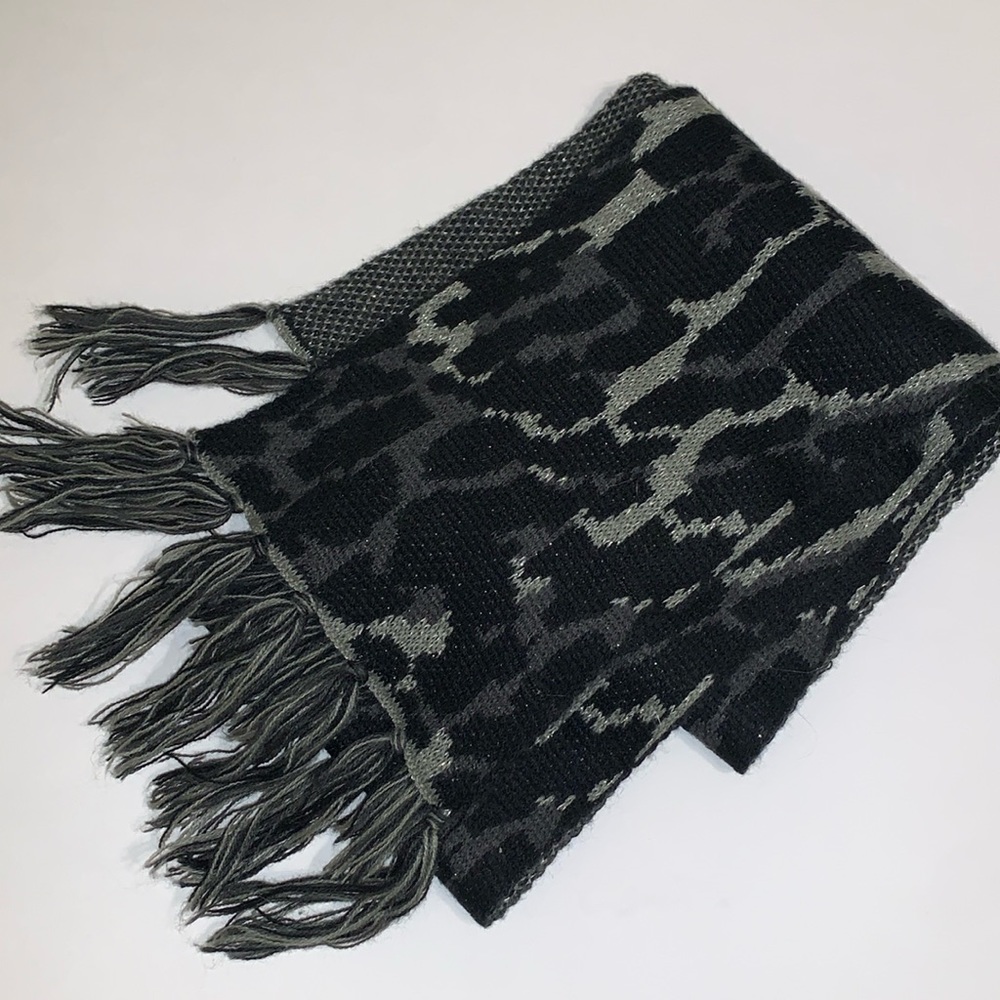 Betsey Johnson Leopard Scarf Metallic Black Gray Fringe Reversible